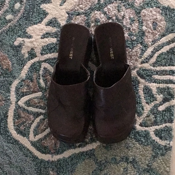 Nine West clogs- Free w/ $12 purchase - Picture 2 of 6